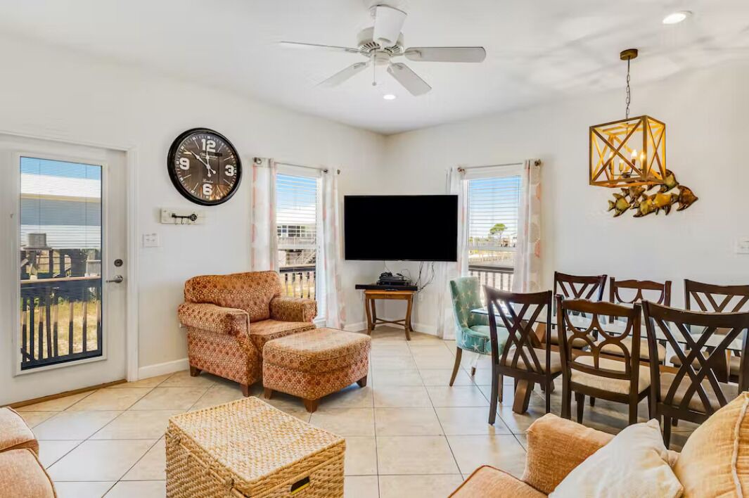 Photo of Livingroom in Fort Morgan Pines