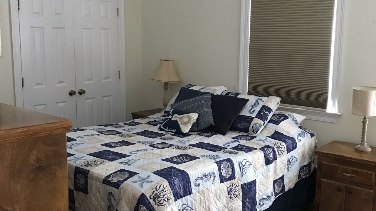 Photo of Bedroom in Shoreline Park