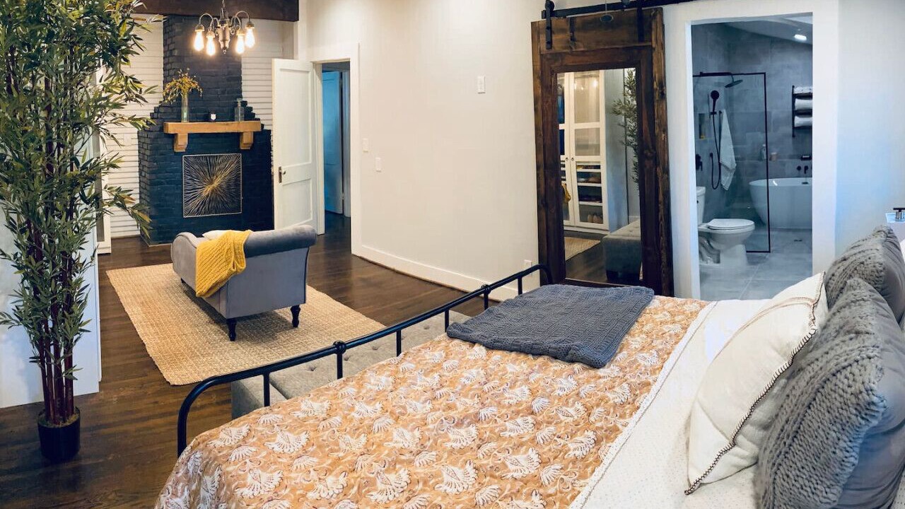Photo of Bedroom in Crestline Heights