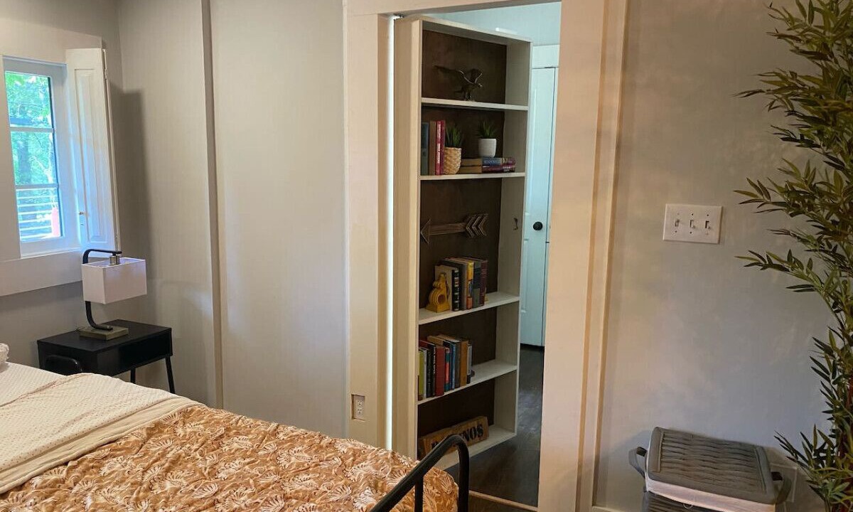 Photo of Bedroom in Crestline Heights
