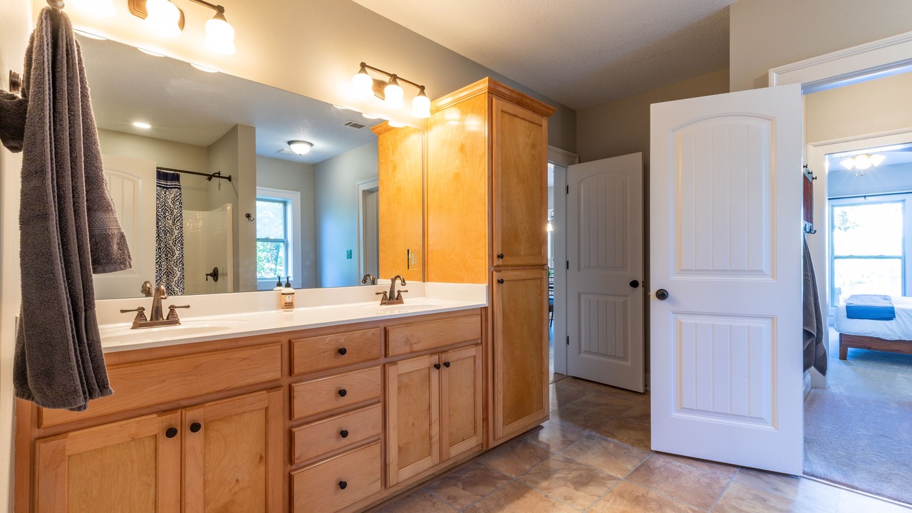 Photo of Bathroom in Valley