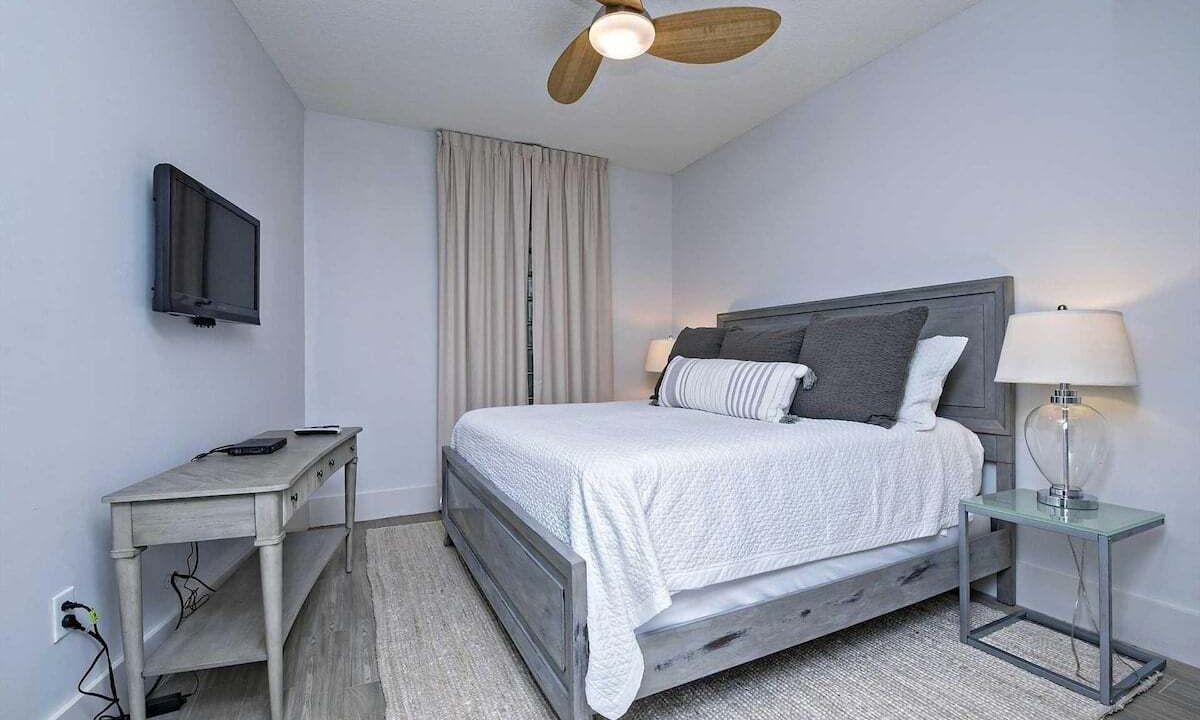 Photo of Bedroom in Orange Beach East