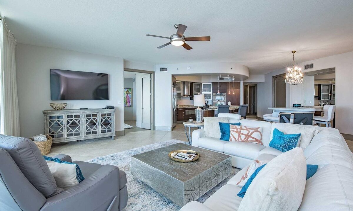 Photo of Livingroom in Orange Beach East