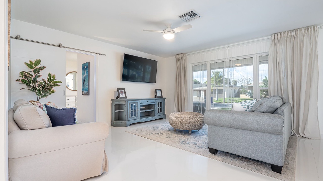Photo of Livingroom in Garden Isles