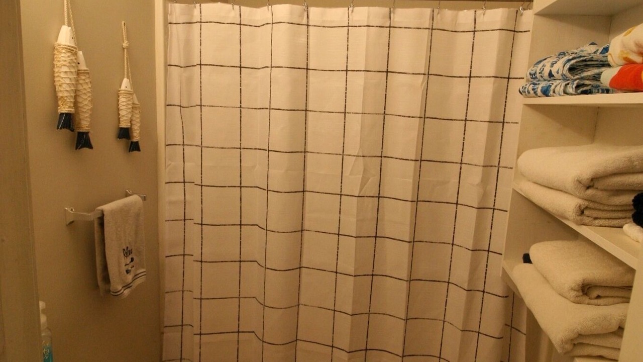 Photo of Bathroom in Centre