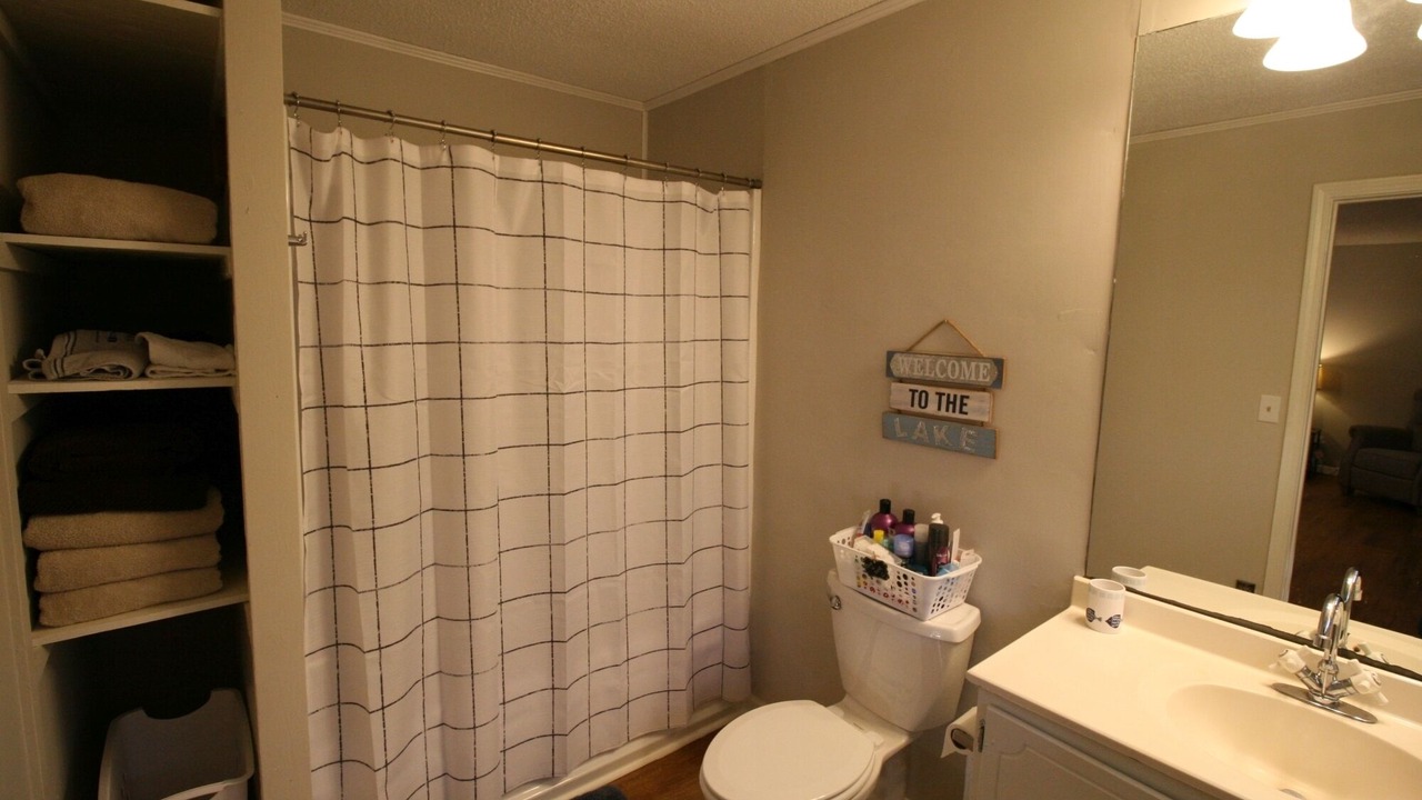 Photo of Bathroom in Centre