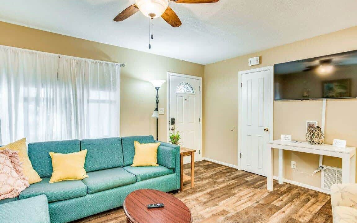 Photo of Livingroom in Pensacola Heights