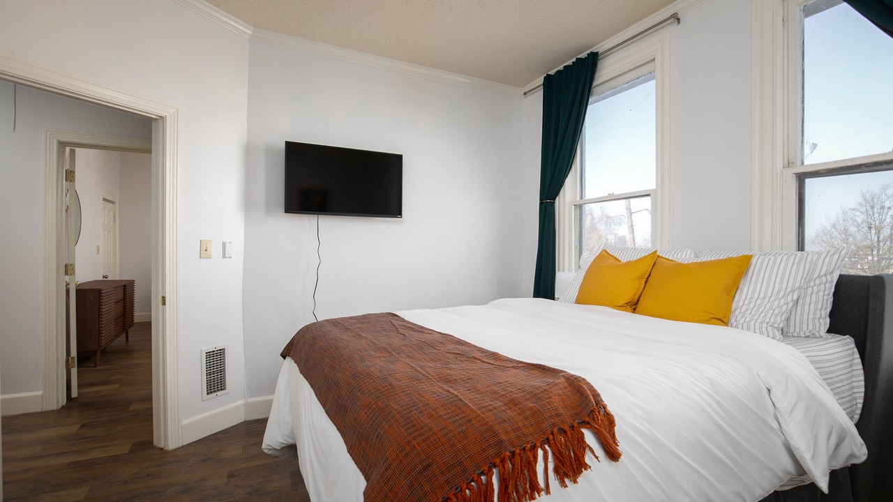 Photo of Bedroom in Forest Park