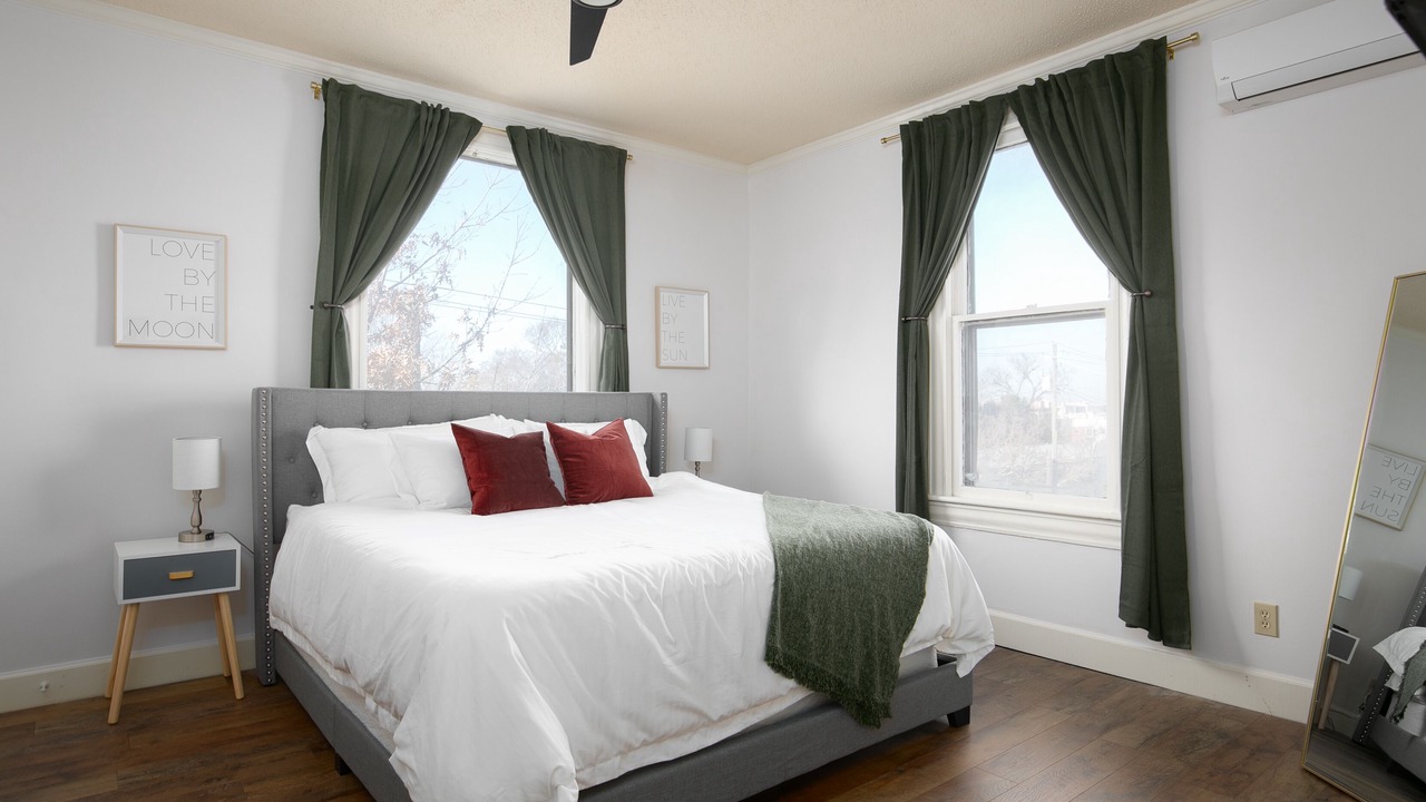 Photo of Bedroom in Forest Park