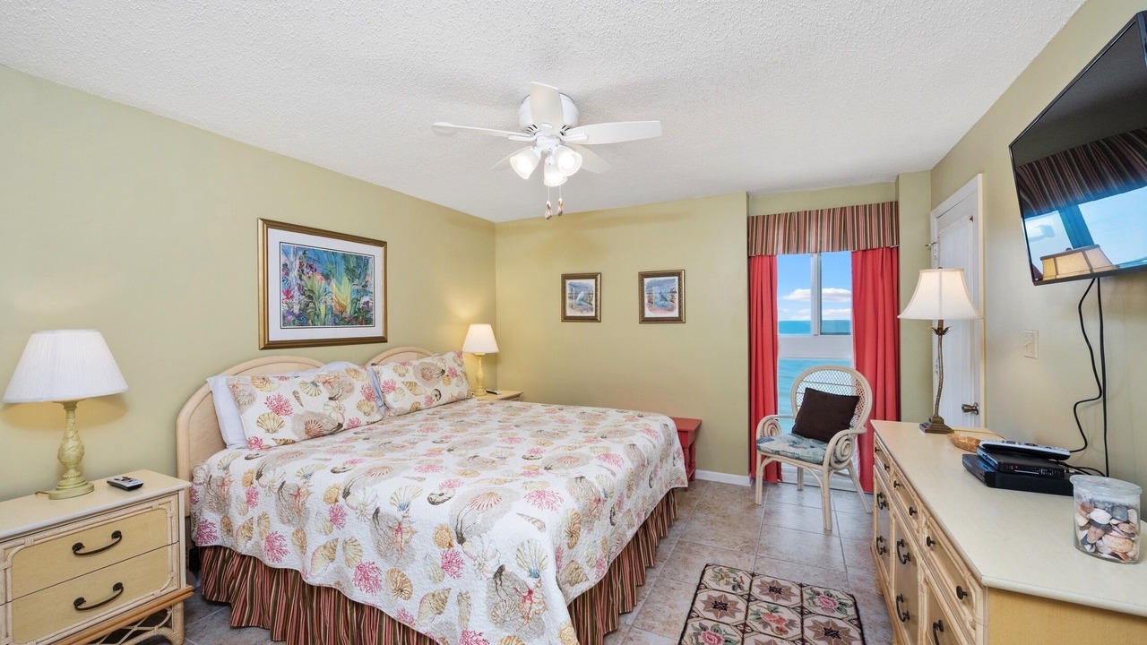 Photo of Bedroom in Gulf Shores