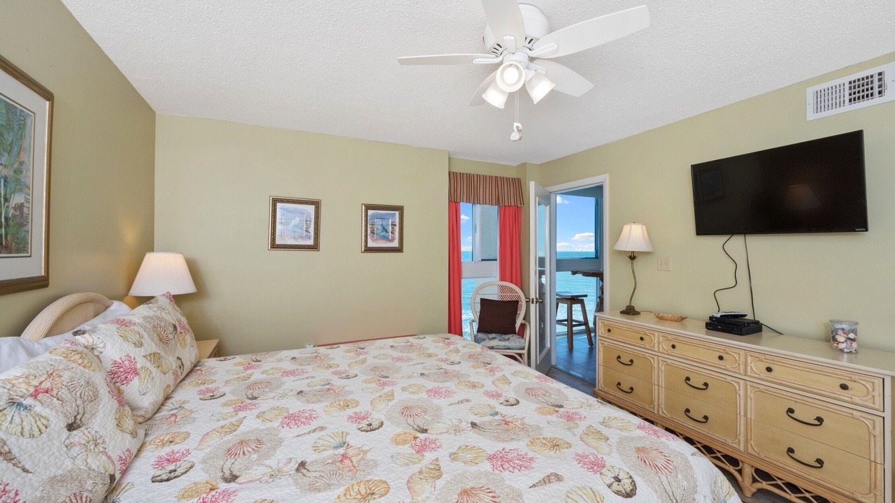 Photo of Bedroom in Gulf Shores