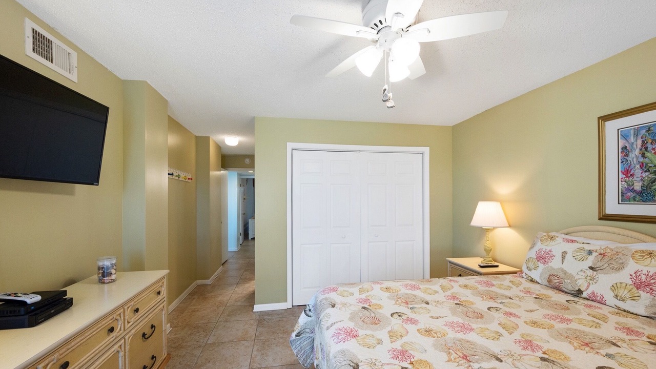 Photo of Bedroom in Gulf Shores