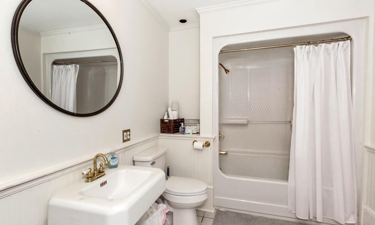 Photo of Bathroom in New Market