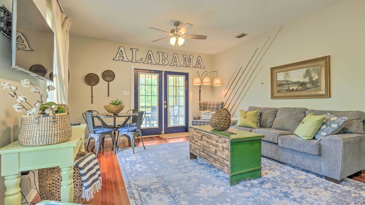 Photo of Bedroom in Bayou La Batre