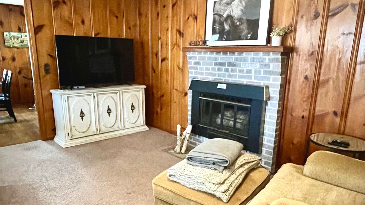 Photo of Livingroom in Millerville