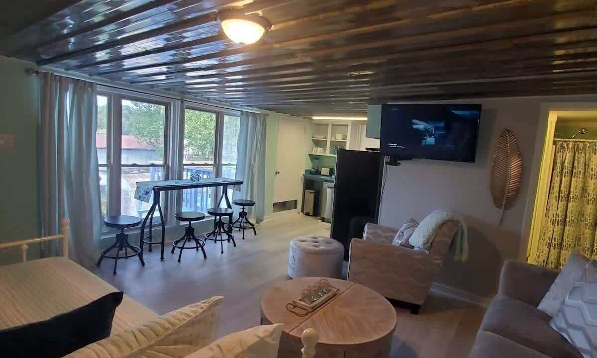 Photo of Livingroom in Muscle Shoals
