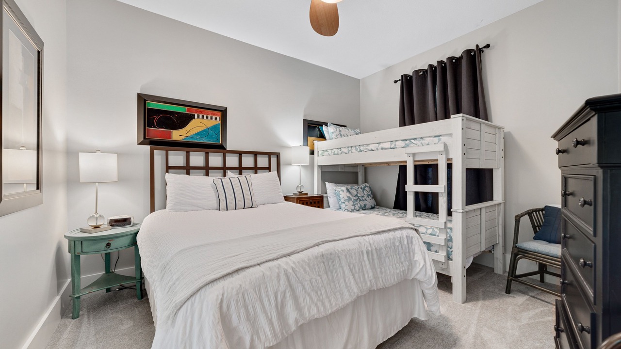 Photo of Bedroom in Orange Beach East