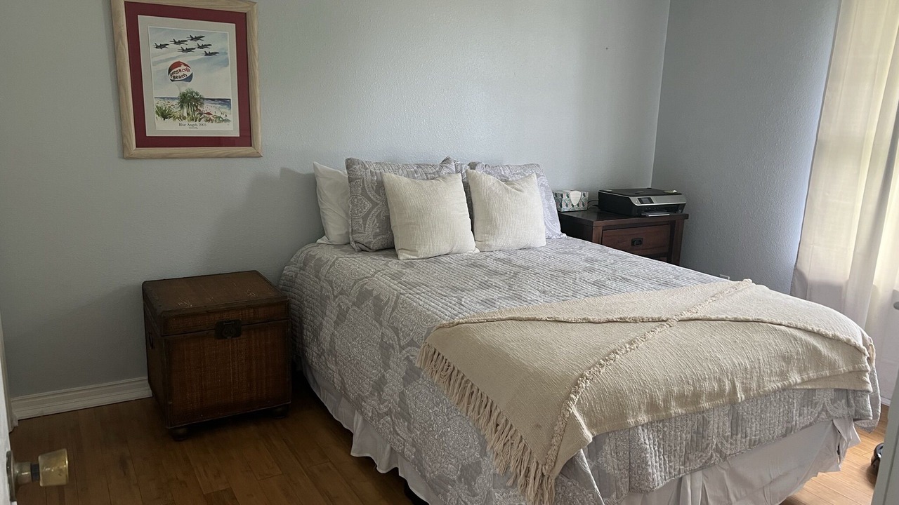 Photo of Bedroom in Sanders Beach