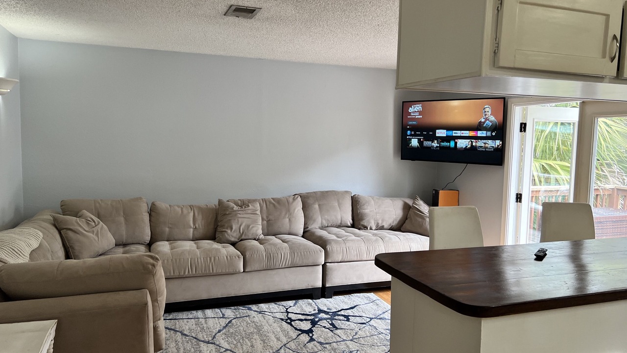 Photo of Livingroom in Sanders Beach