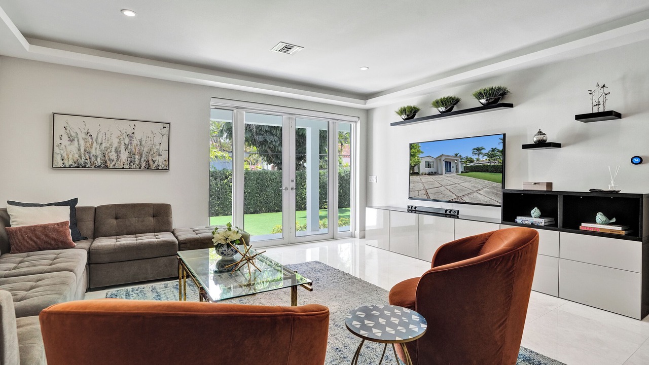 Photo of Livingroom in Coral Way