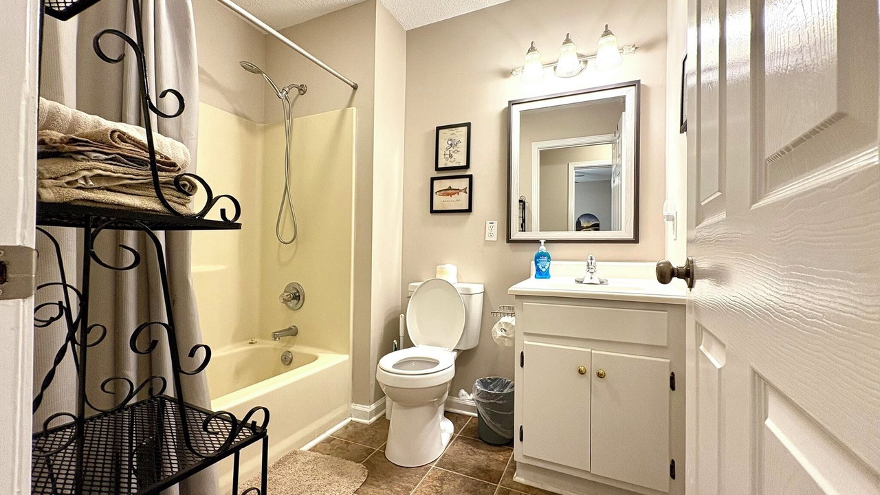 Photo of Bathroom in Guntersville