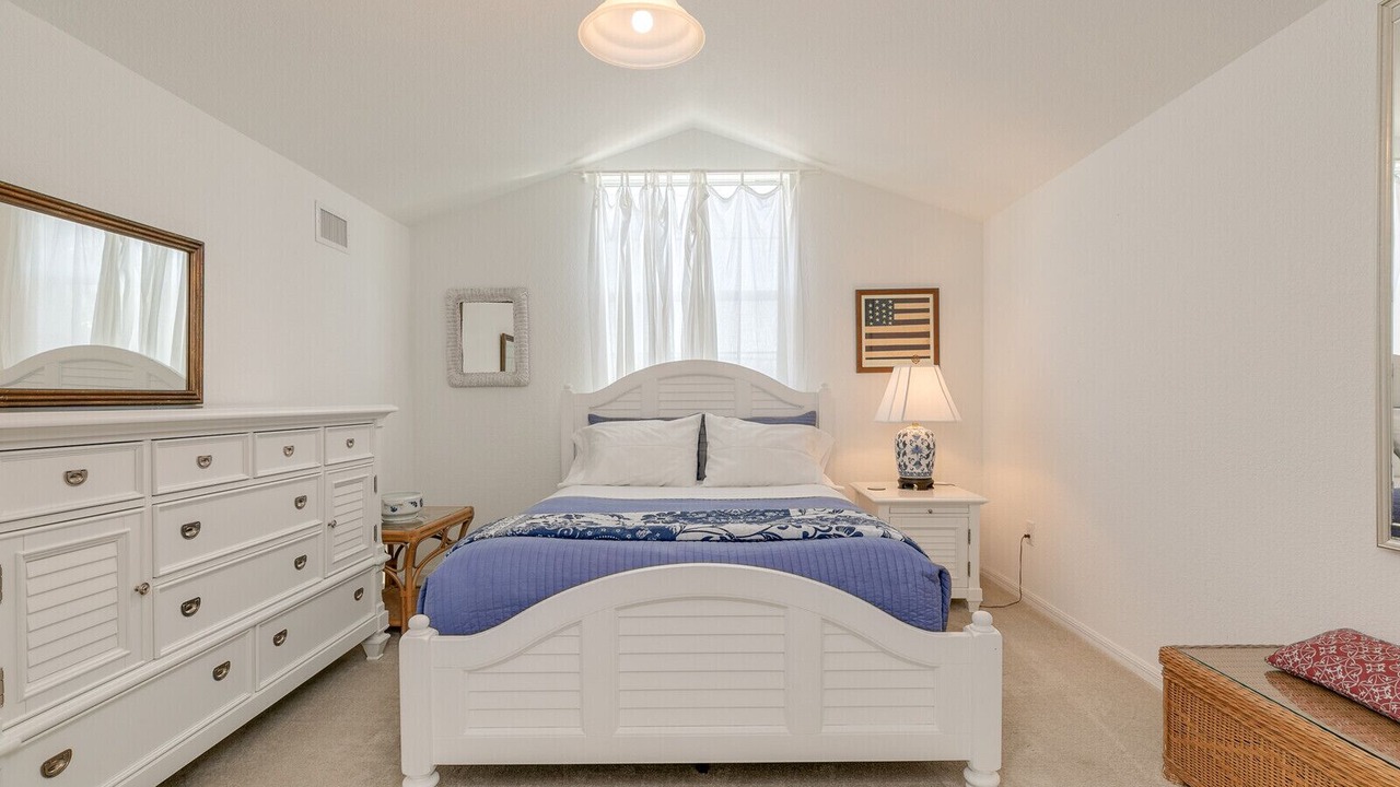 Photo of Bedroom in Historic Downtown Melbourne