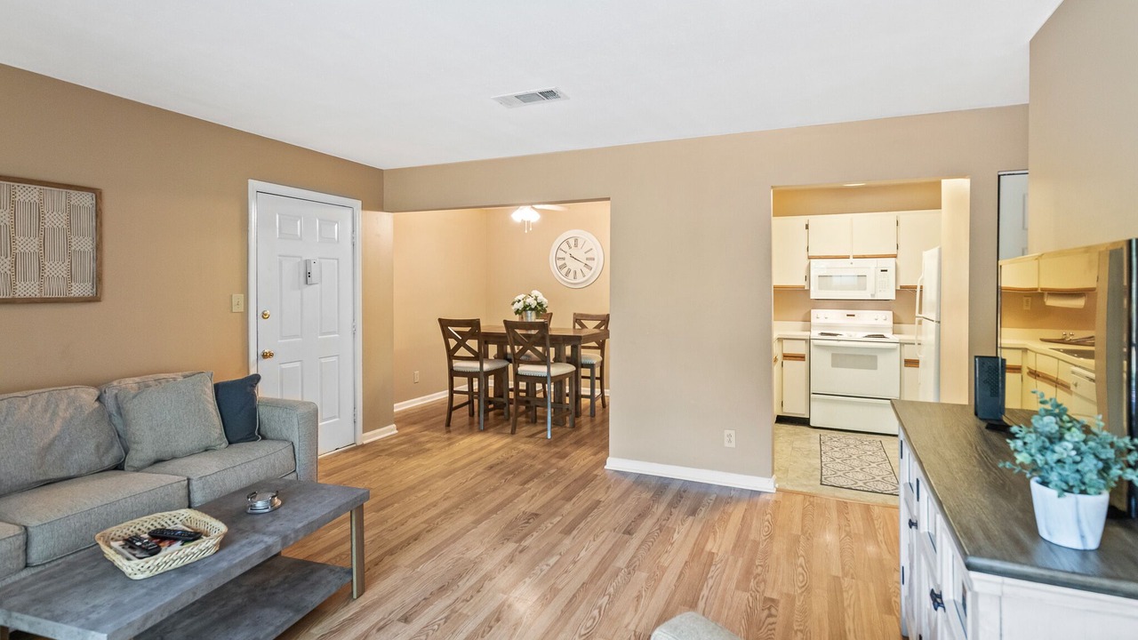 Photo of Livingroom in Auburn