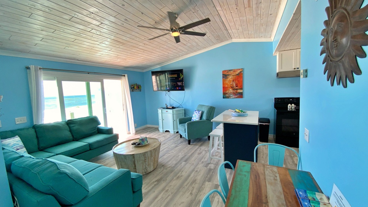 Photo of Livingroom in Surf Side Shores