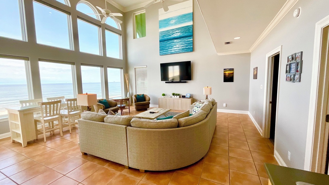 Photo of Livingroom in Surf Side Shores