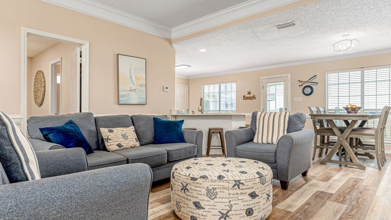 Photo of Livingroom in Silver Cay