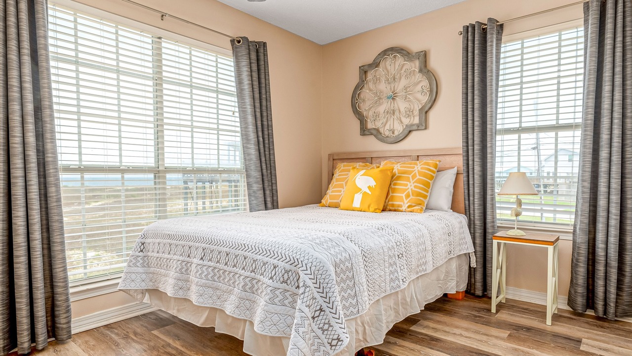Photo of Bedroom in Silver Cay