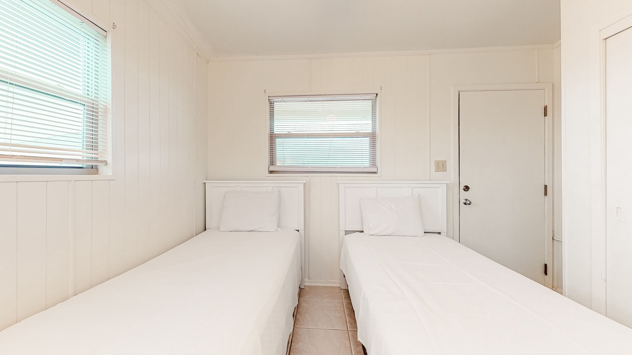 Photo of Bedroom in Surf Side Shores