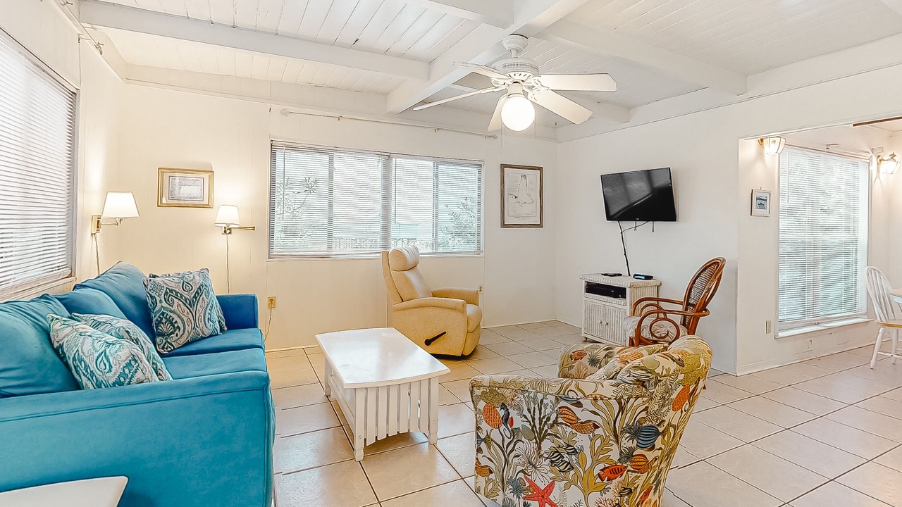 Photo of Livingroom in Surf Side Shores