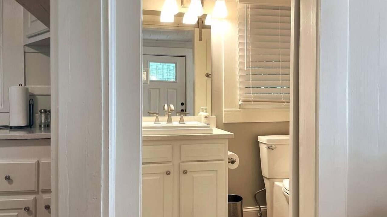Photo of Bathroom in Hannon Park