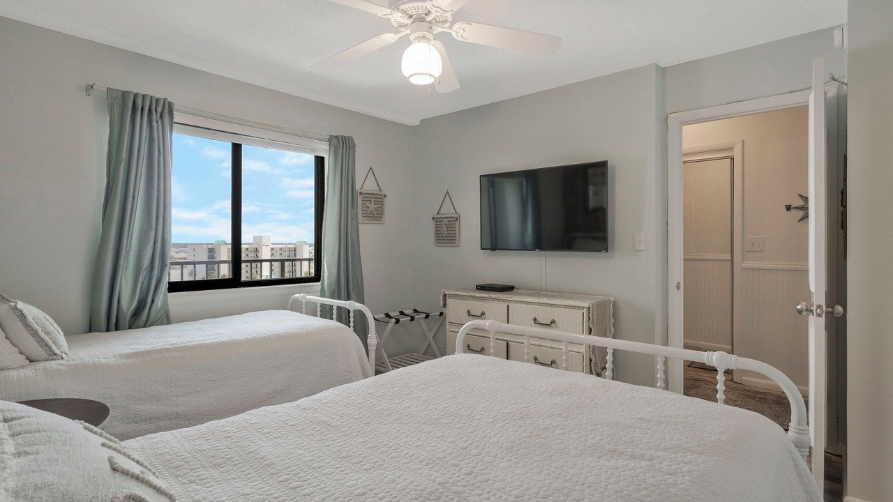 Photo of Bedroom in Orange Beach East
