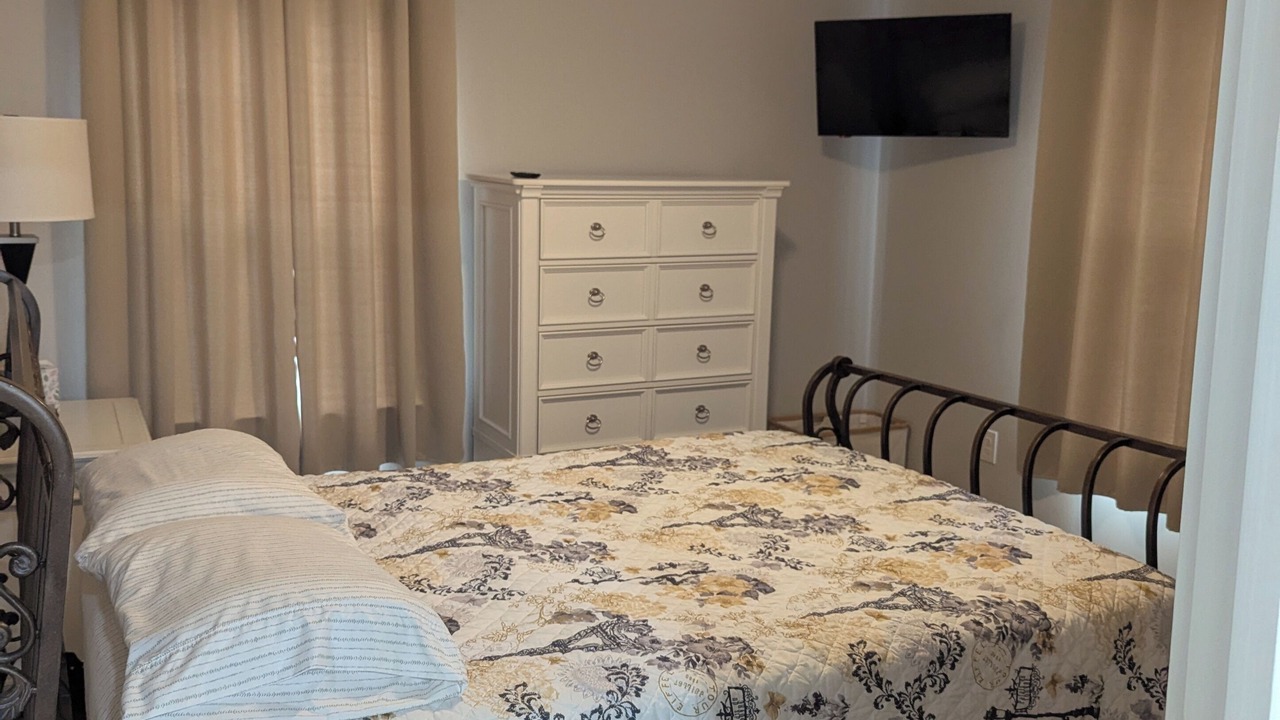 Photo of Bedroom in Gulfport