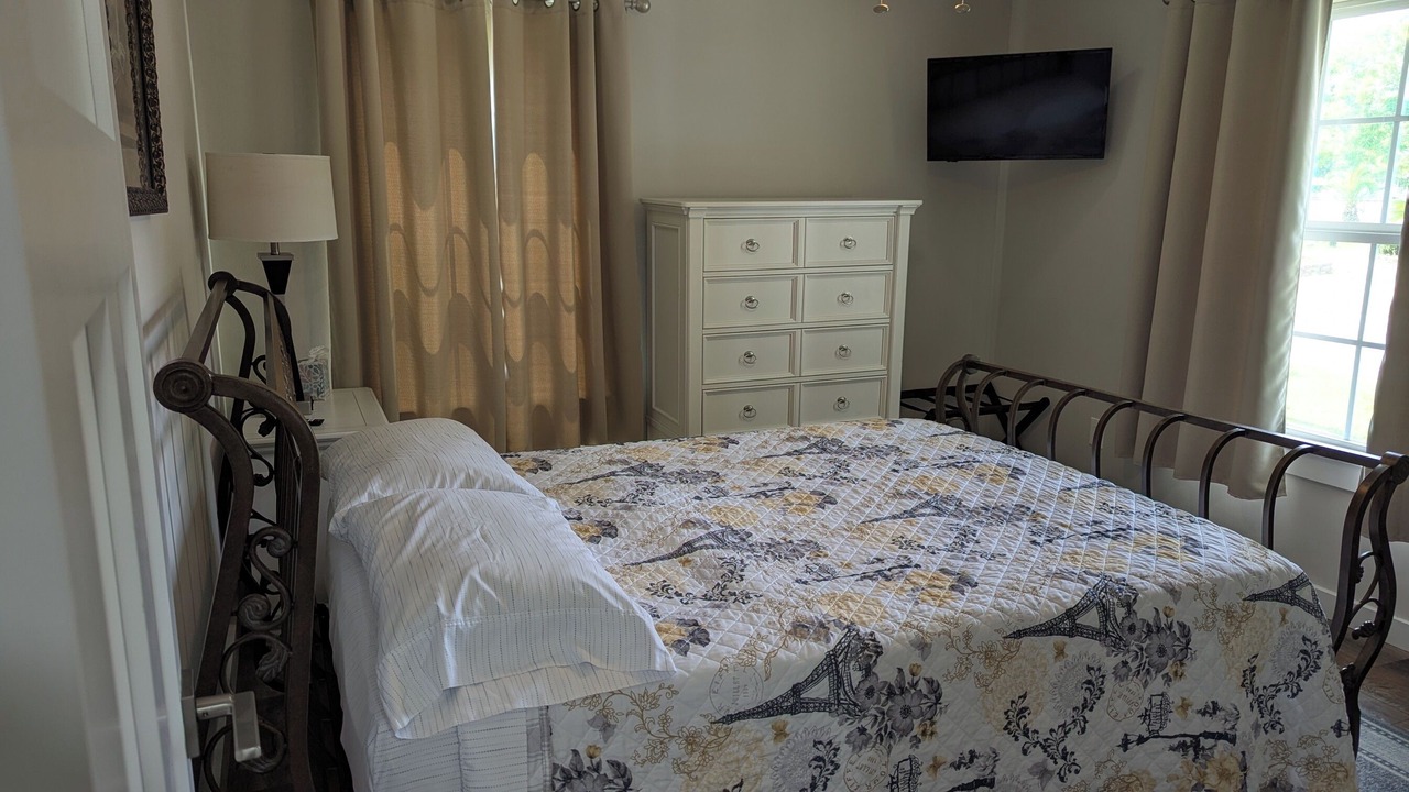 Photo of Bedroom in Gulfport