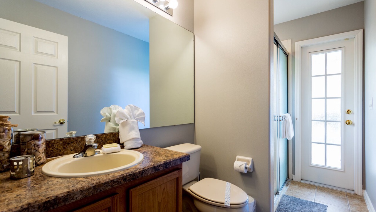 Photo of Bathroom in Orange Tree