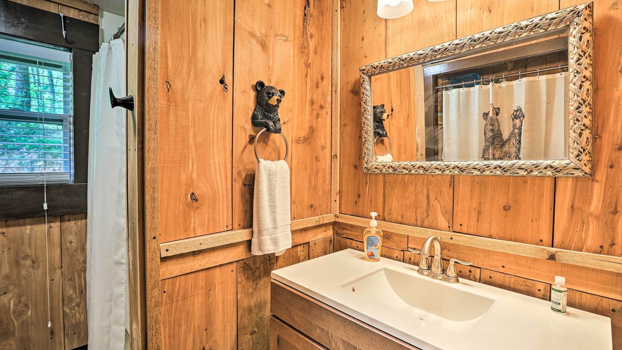 Photo of Bathroom in Talladega