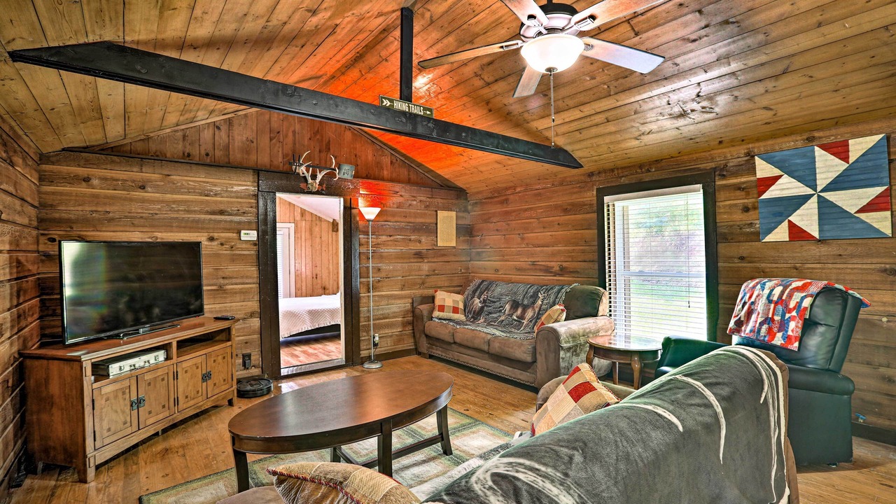 Photo of Bedroom in Talladega