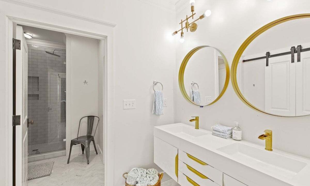 Photo of Bathroom in Beach District