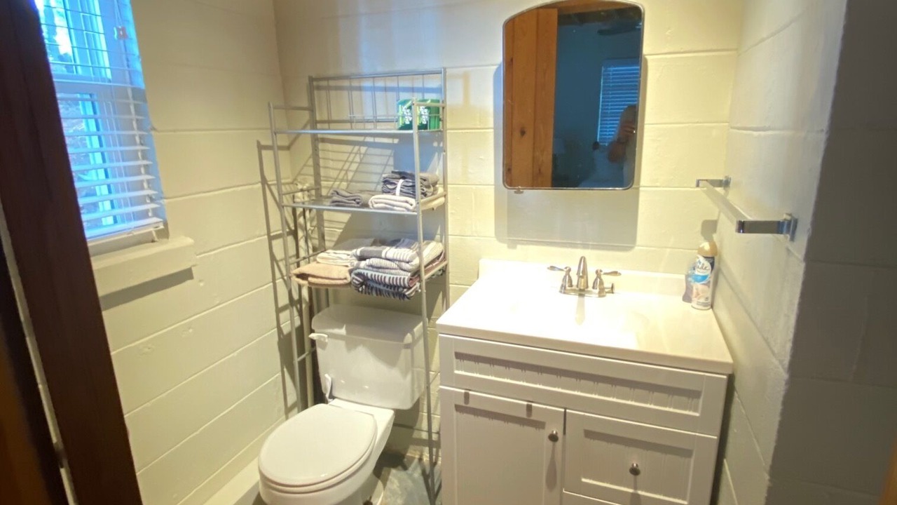 Photo of Bathroom in Guntersville