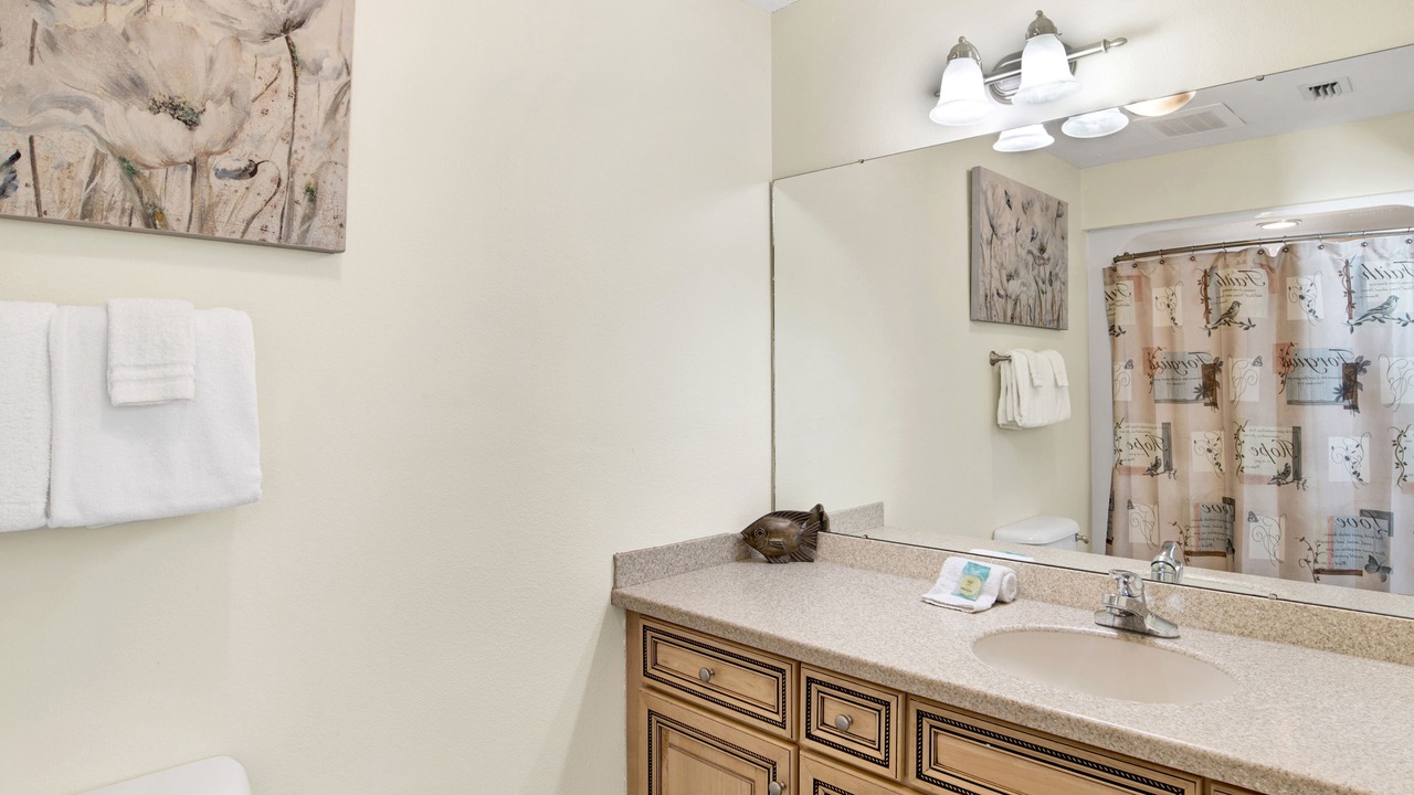 Photo of Bathroom in Orange Beach East