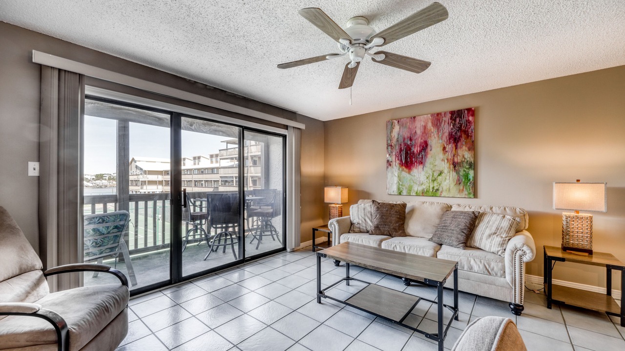 Photo of Livingroom in Orange Beach East