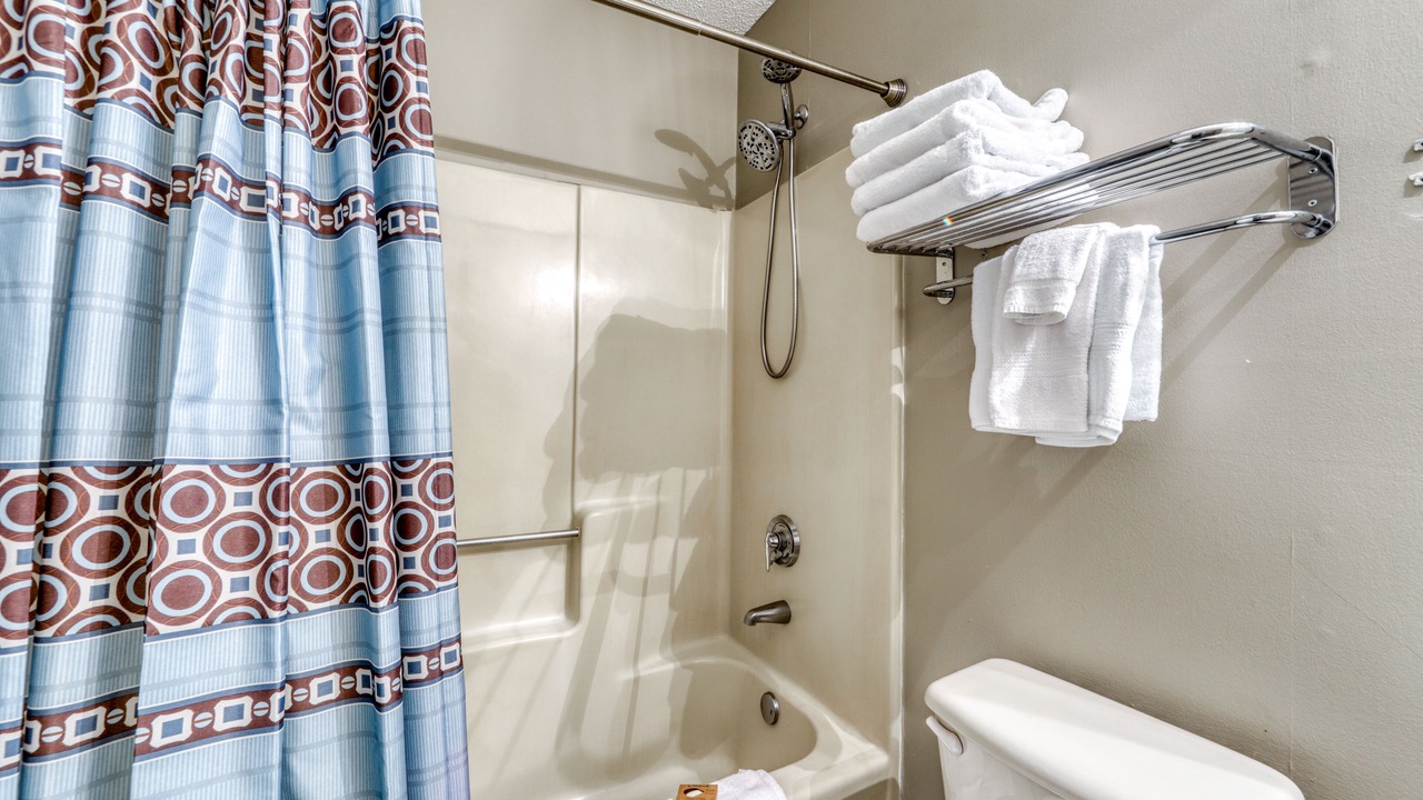 Photo of Bathroom in Orange Beach East