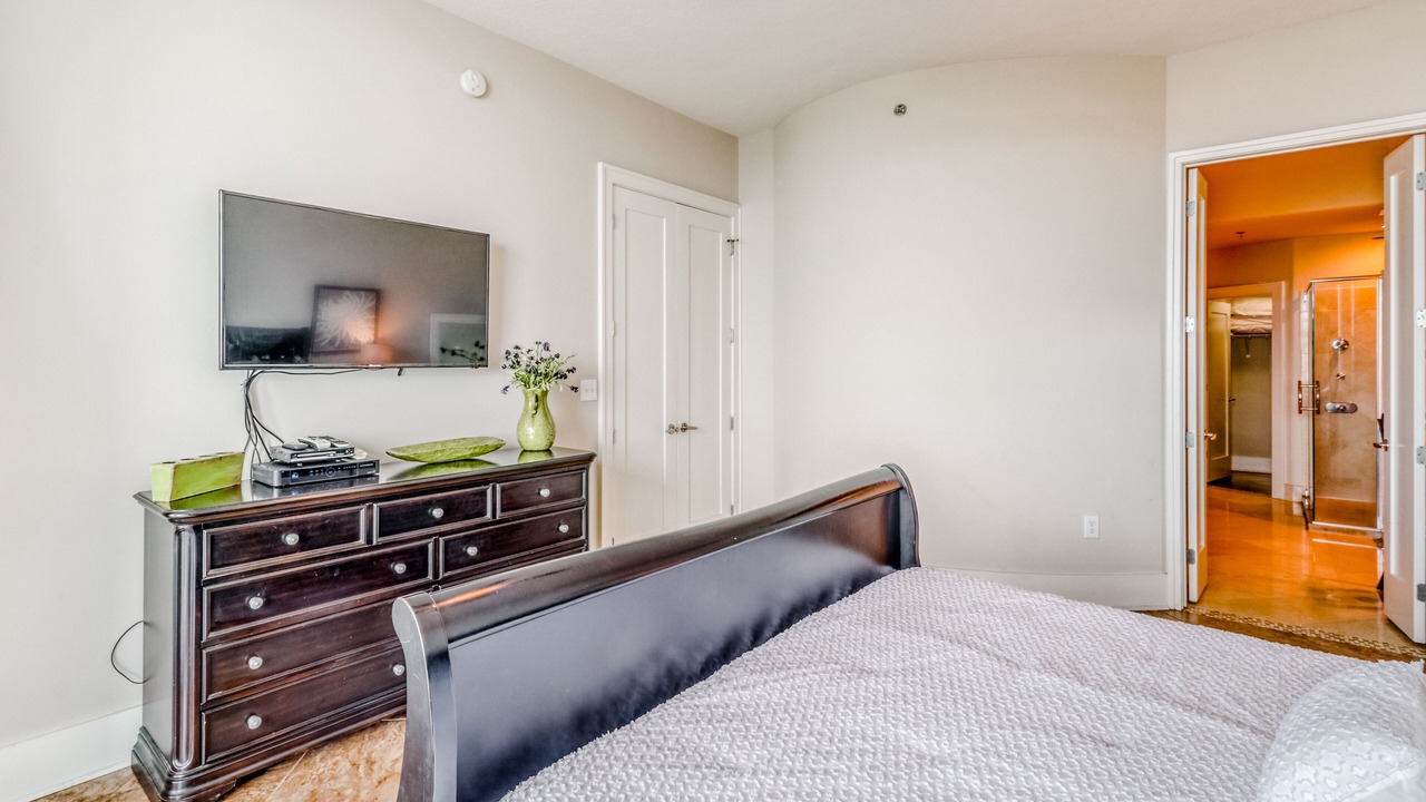 Photo of Bedroom in Orange Beach East