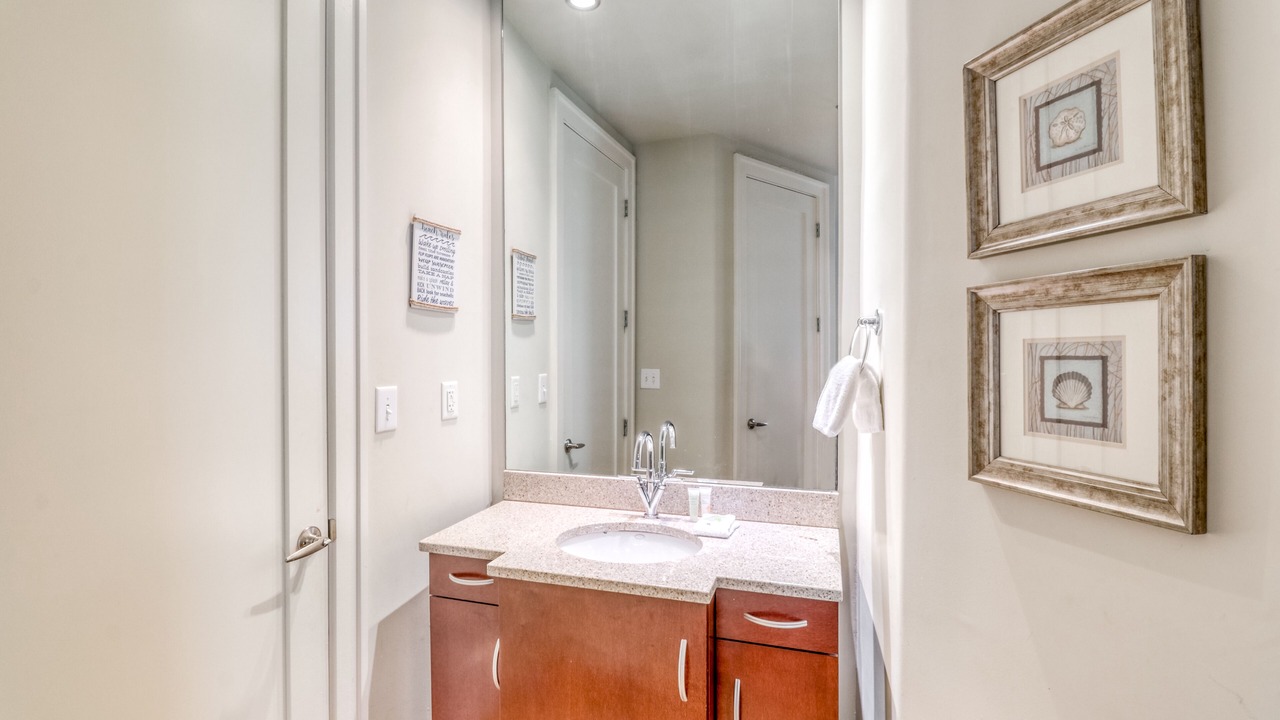 Photo of Bathroom in Orange Beach East