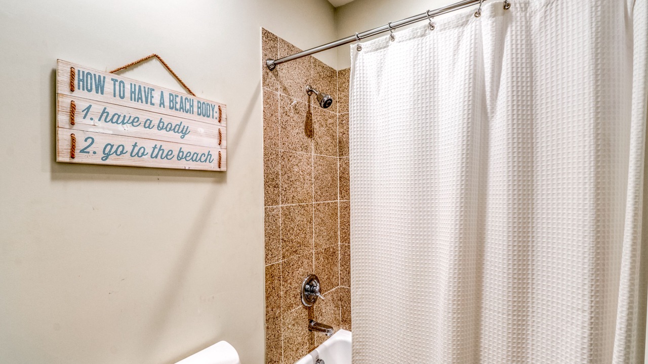 Photo of Bathroom in Orange Beach East