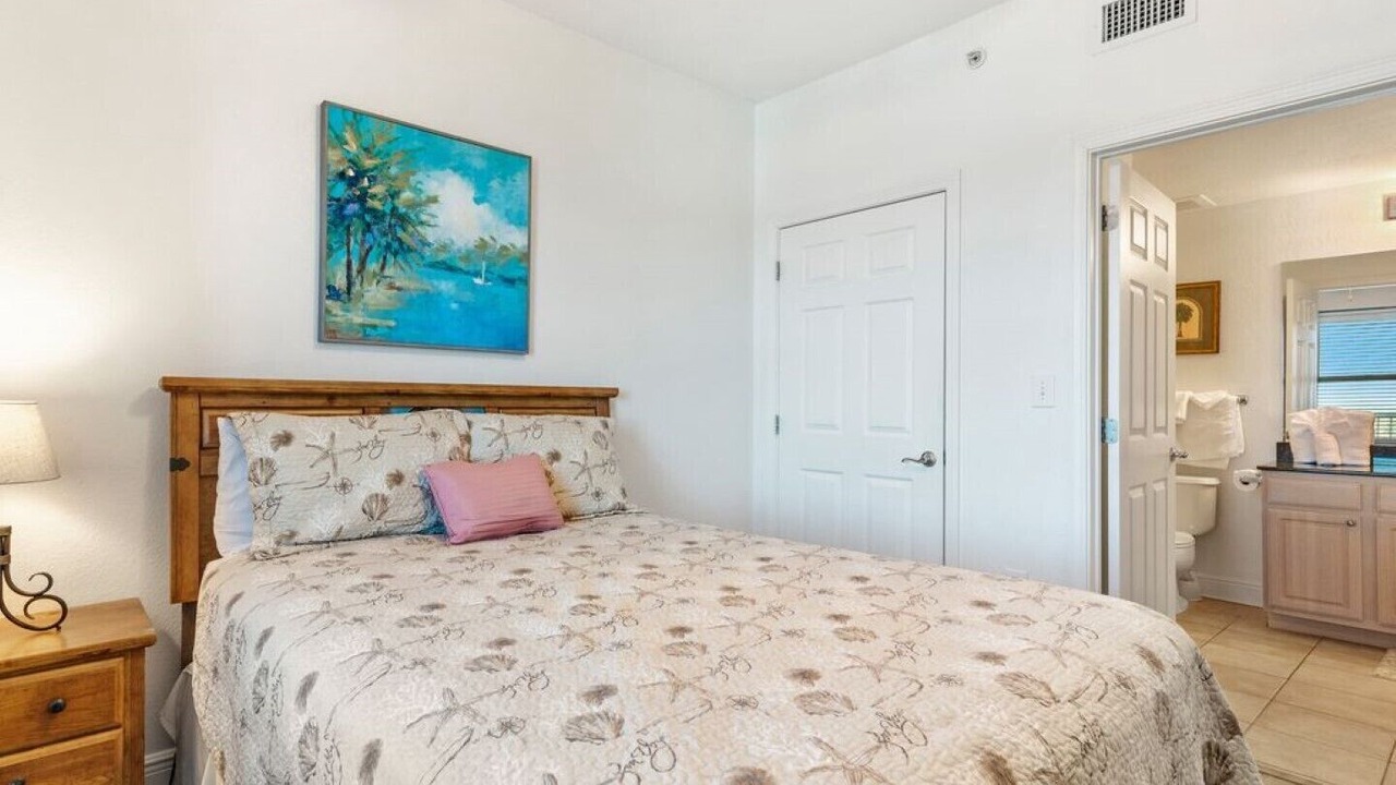 Photo of Bedroom in Gulf Shores