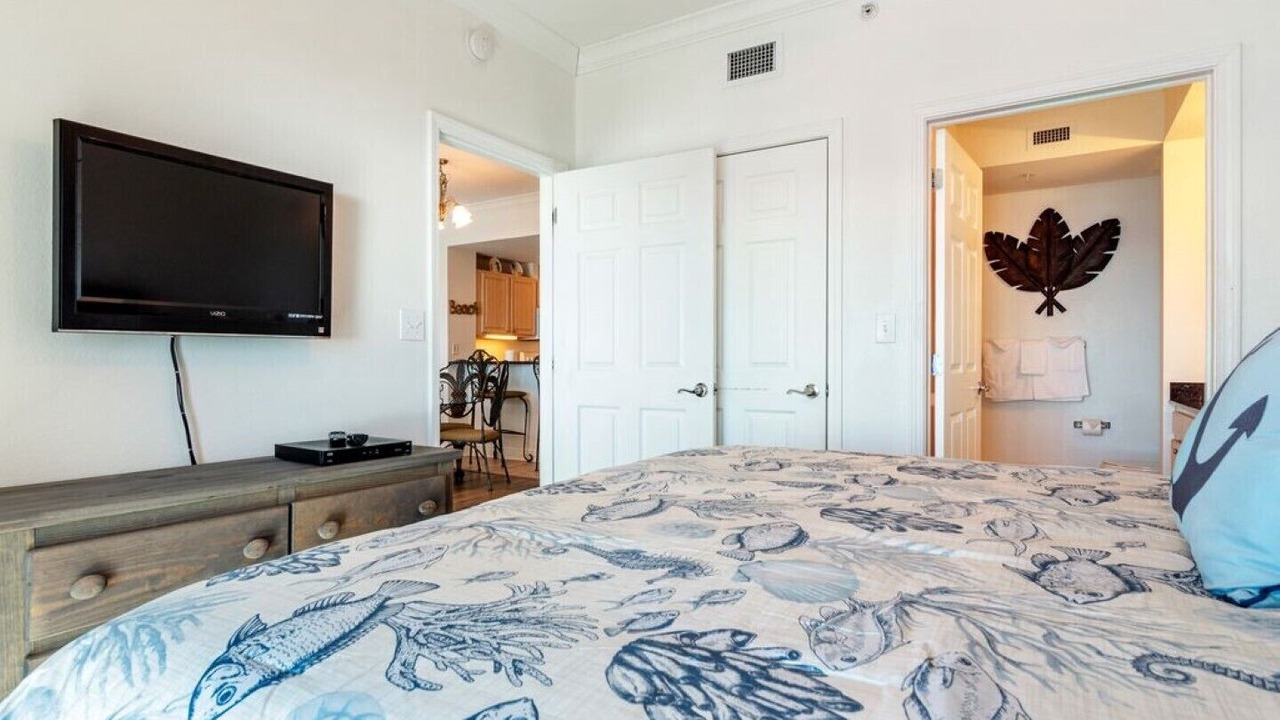 Photo of Bedroom in Gulf Shores